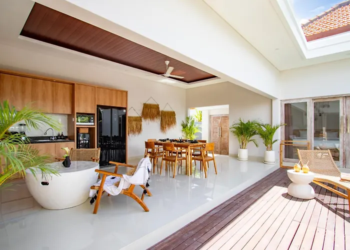 Villa Sunterra - Modern With Rice Field Views