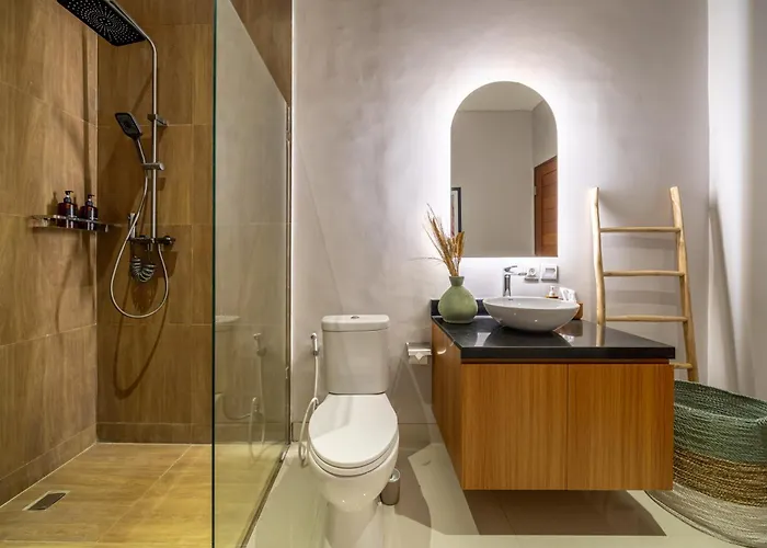 Villa Sunterra - Modern With Rice Field Views